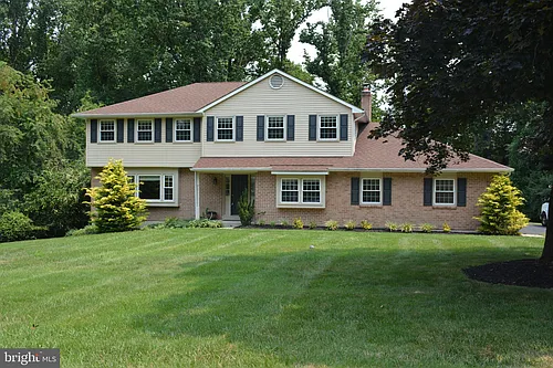 711 Brainerd Rd Photo 1