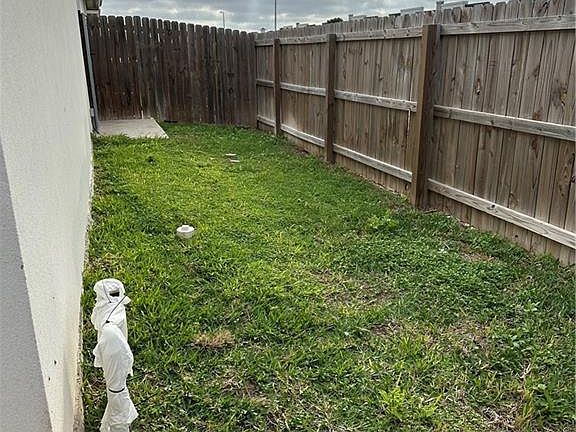 4th image of 903 W Carmel Ave APT 2