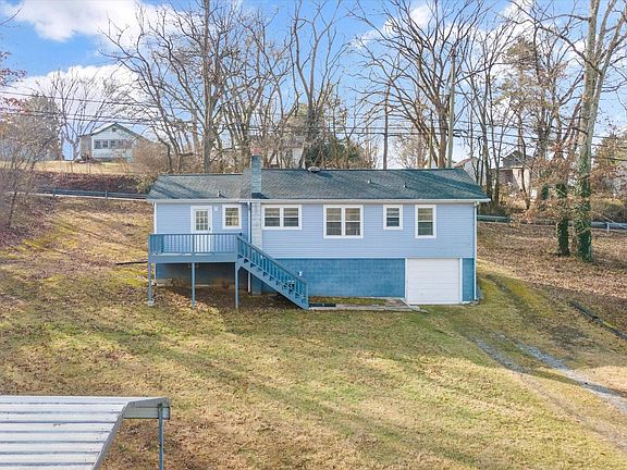 3rd image of 4737 Porter Cir