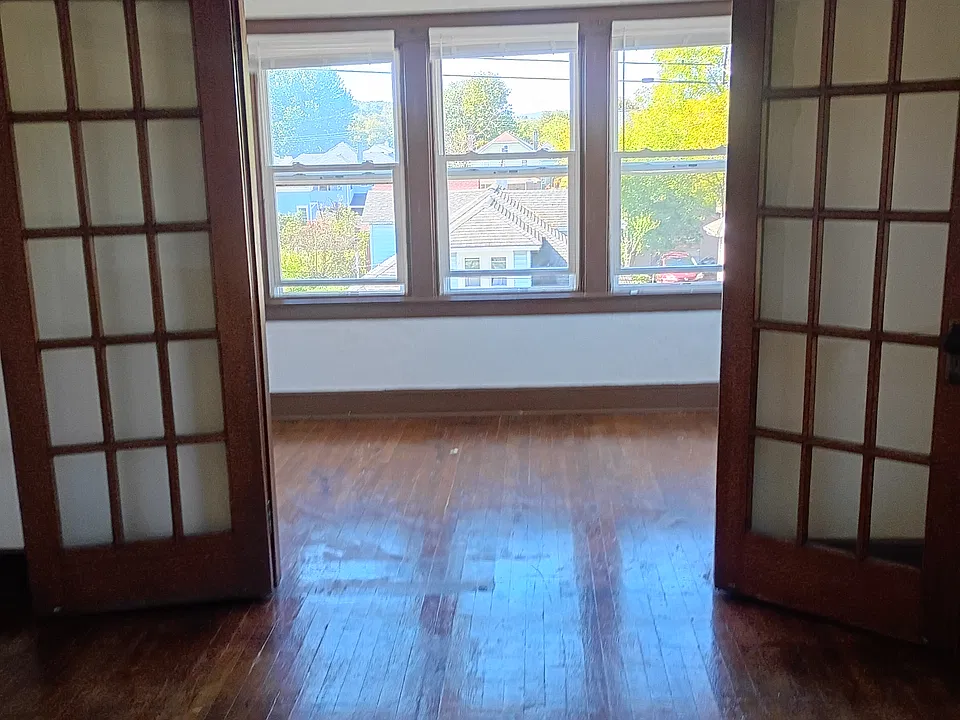 17 Elizabeth St #3