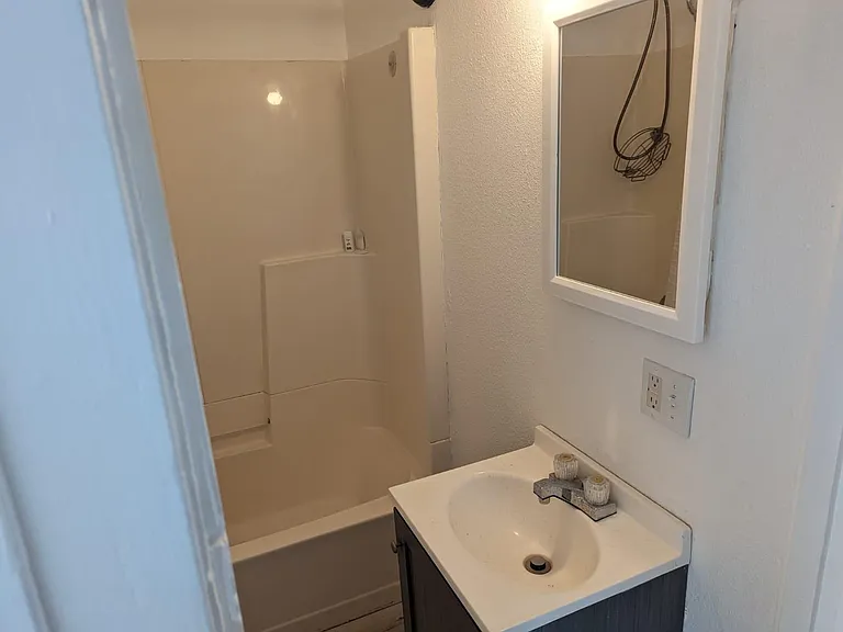 525 W Dakota Ave — Photo 18