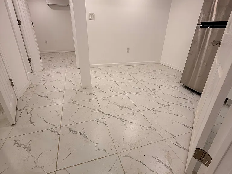 303 W 14th St — Photo 3