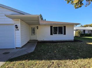 1201 Sausalito Dr, Waunakee, WI 53597