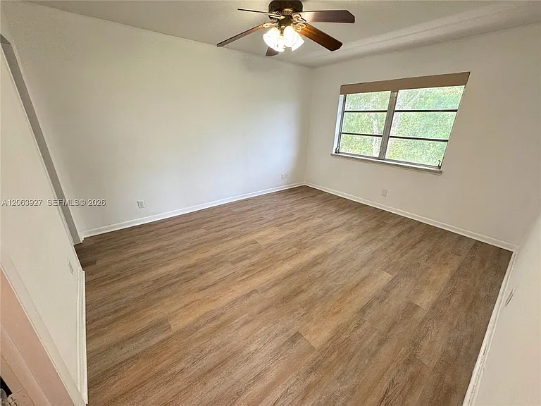 1400 NE 57th St #308 — Photo 6
