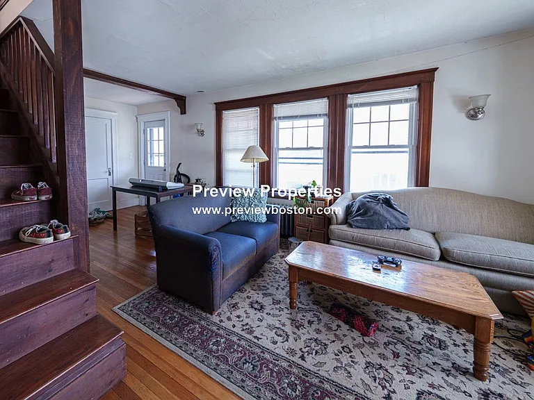 Niles St — Photo 2