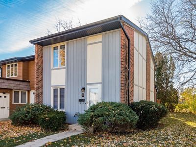 11 Cypress Sq, Elgin, IL, 60123