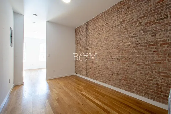 Rented by Brick&Mortar | media 11