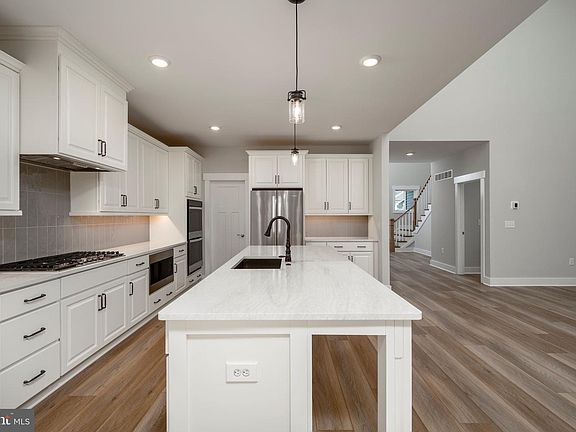 7th image of this home