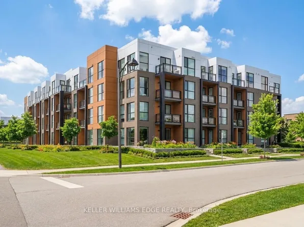 210 Sabina Dr #413, Oakville, ON L6H 0W6