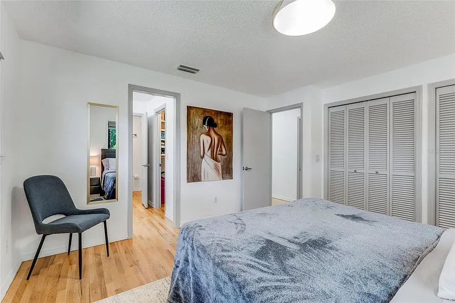 315 Sweet Bay Avenue - 1 — Photo 4