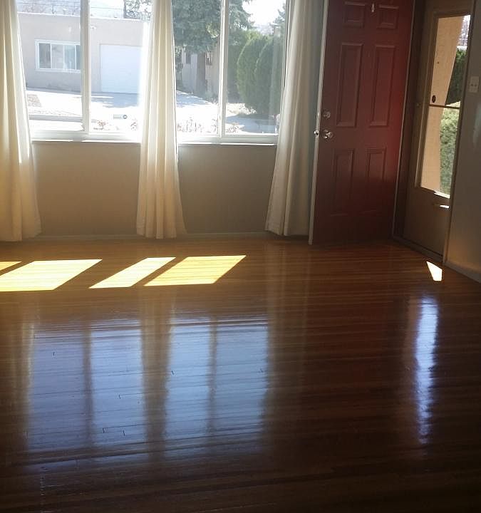 1st image of 9801 Chapala Dr NE