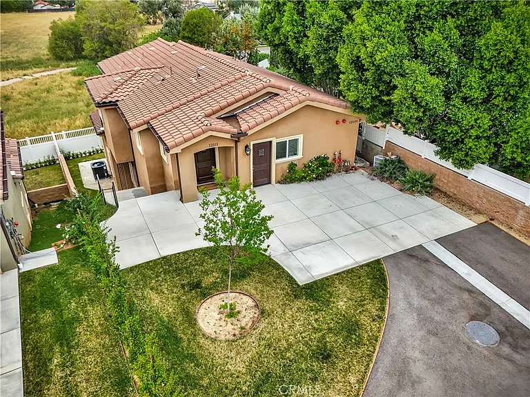 12511 Haleh Ln — Photo 45
