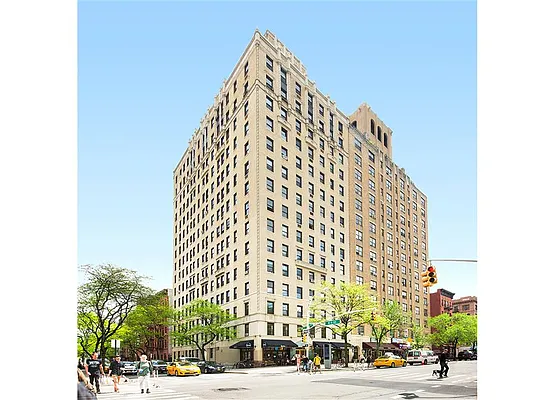 Sold by Warburg | media 9