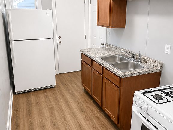 2nd image of 4278 Pitt St #B-1