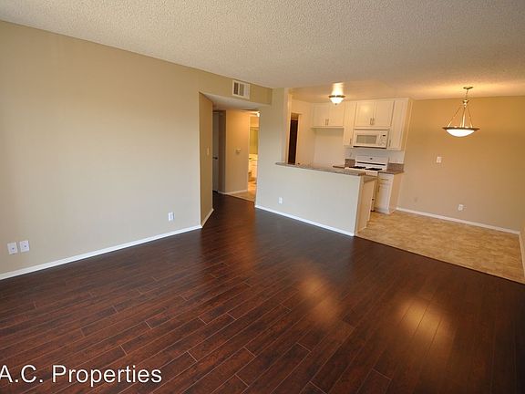 4th image of 11760 Hamlin St APT 206
