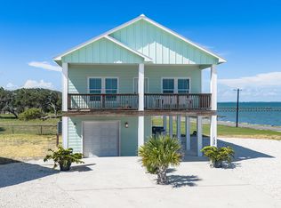 135 Seven Palms Dr, Rockport, TX 78382