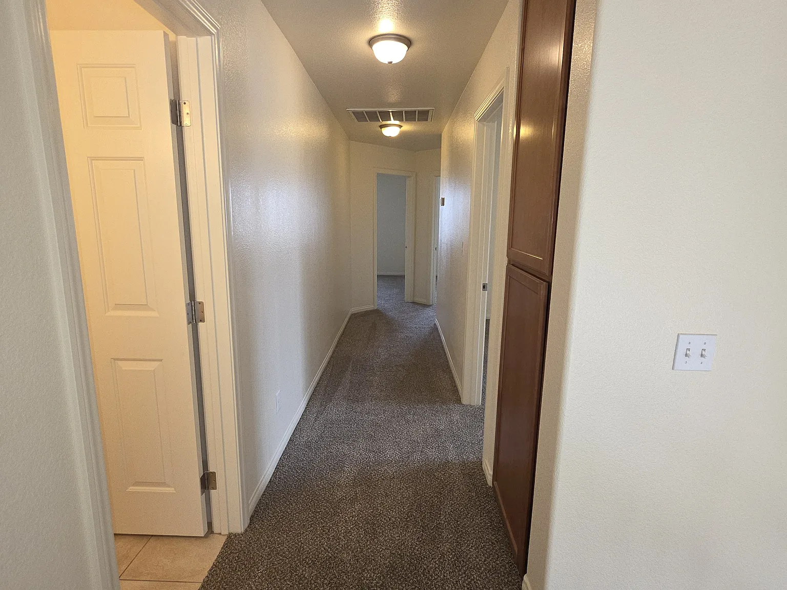 3 bed, 2.5 bath, 1500 sqft, $1,425 — Photo 4