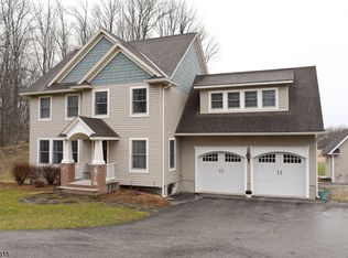 5 S Field Dr, Wantage, NJ 07461