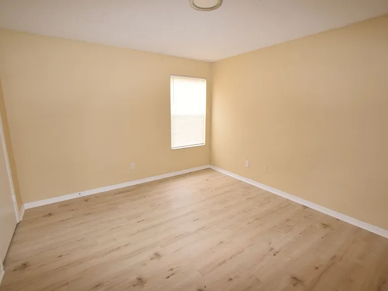 5120 Conroy Rd #511 — Photo 13