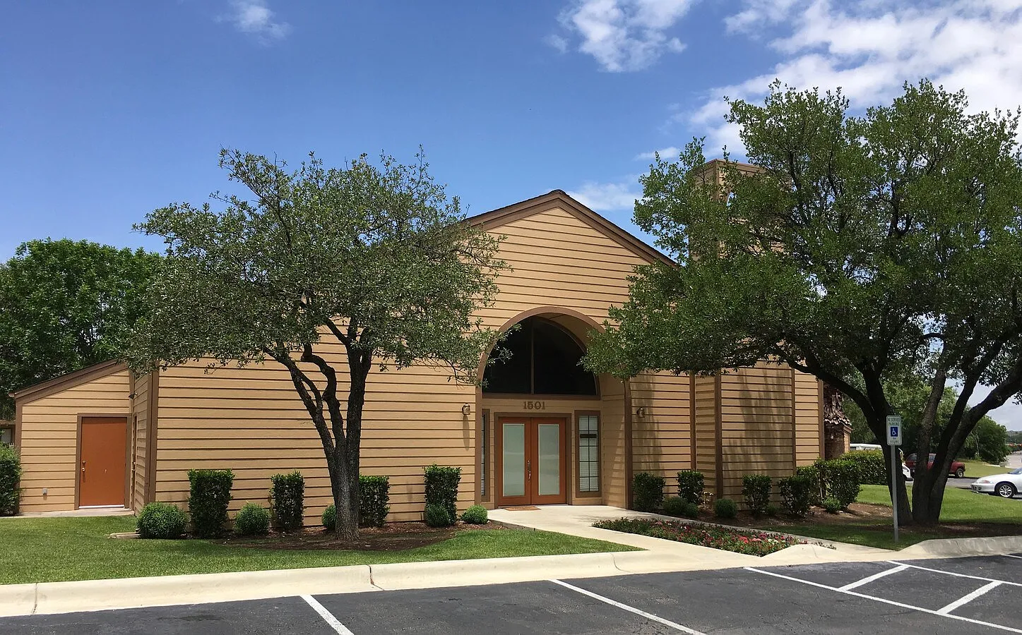 Apple Creek Apartments — Photo 1