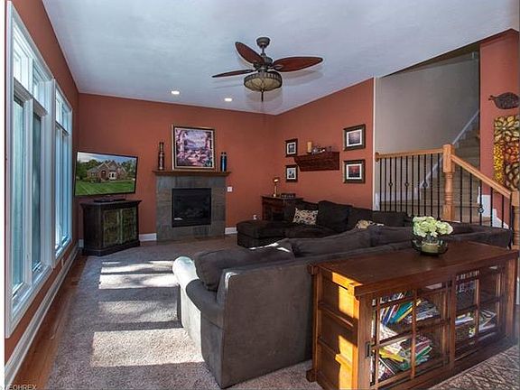 3rd image of 315 Capital Hill Cir