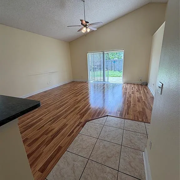 362 Lexingdale Dr — Photo 8
