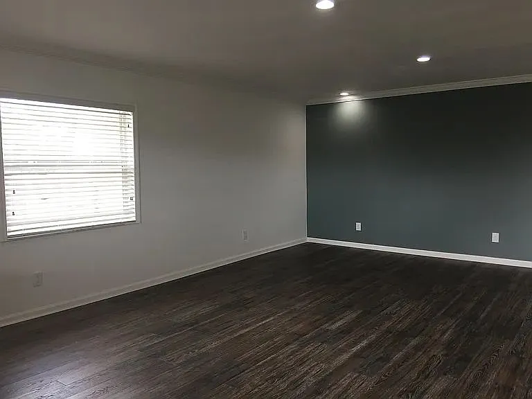 6815 Edgewater Dr #301 — Photo 8