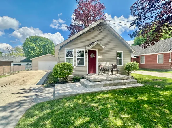 105 Dodge Ave, Houghton Lake, MI 48629