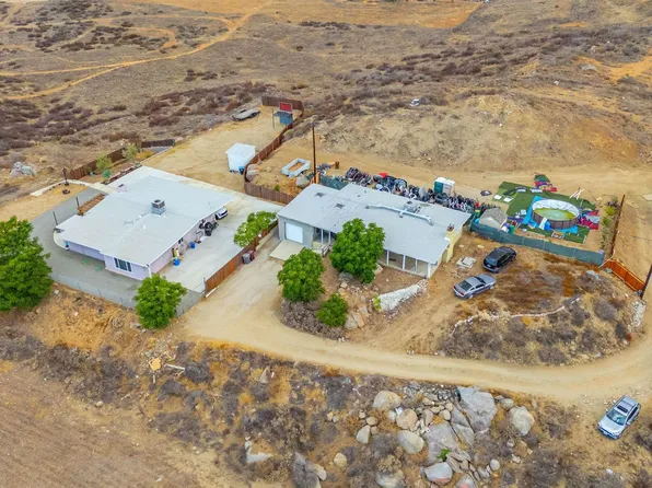 28587 Goetz Rd, Canyon Lake, CA 92587