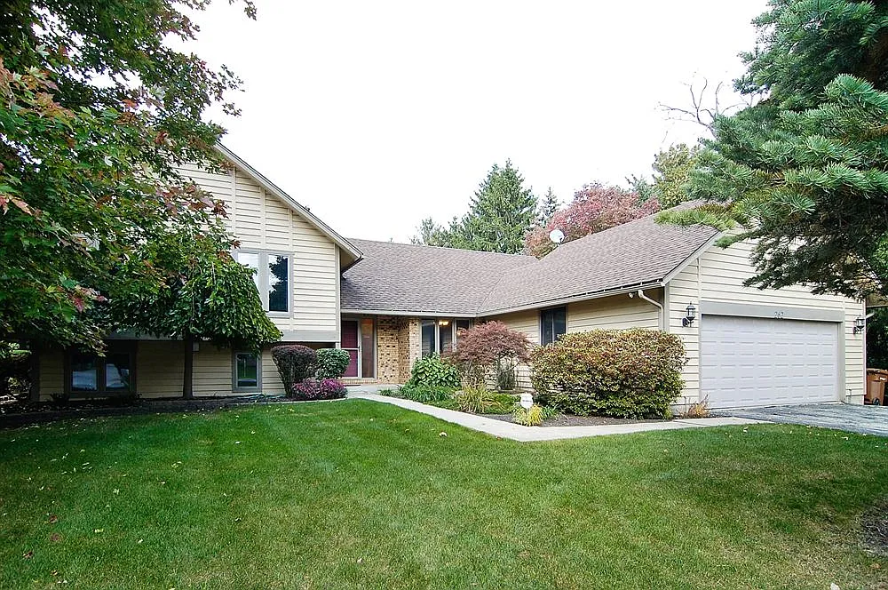 262 Forest Ave photo 1