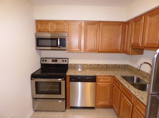 7449 Washington St APT 102, Forest Park, IL 60130