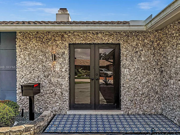 5602 S Travelers Palm Ln — Photo 4