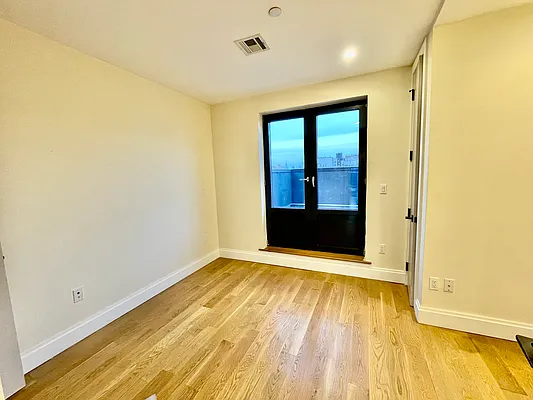 Rented by Cyberapts Management | media 8