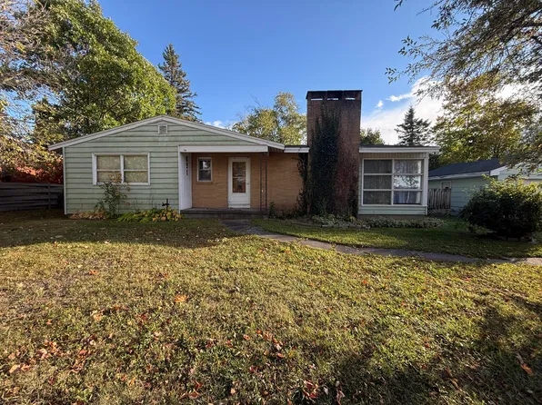 651 Dillon St, Sault Sainte Marie, MI 49783