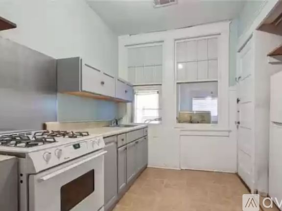 4th image of 4504 S Johnson St #2