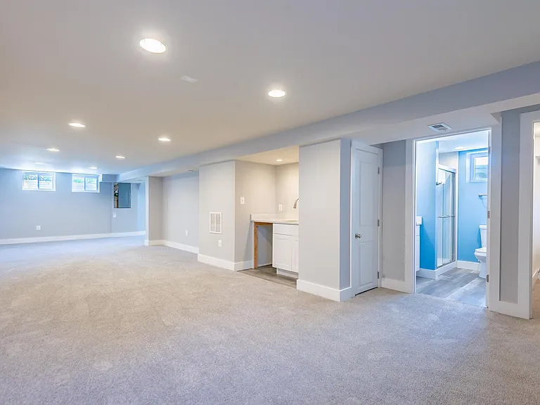 105 Meadow Rd — Photo 32