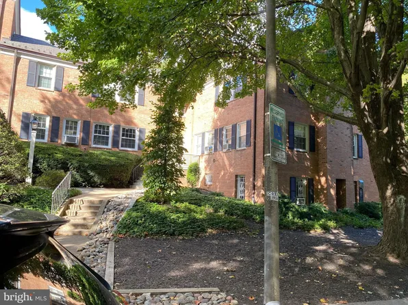 5101 10th St S APT A, Arlington, VA 22204