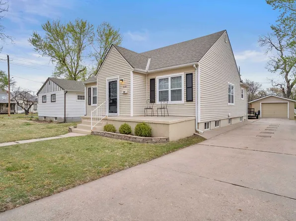 618 N Ash St, McPherson, KS 67460