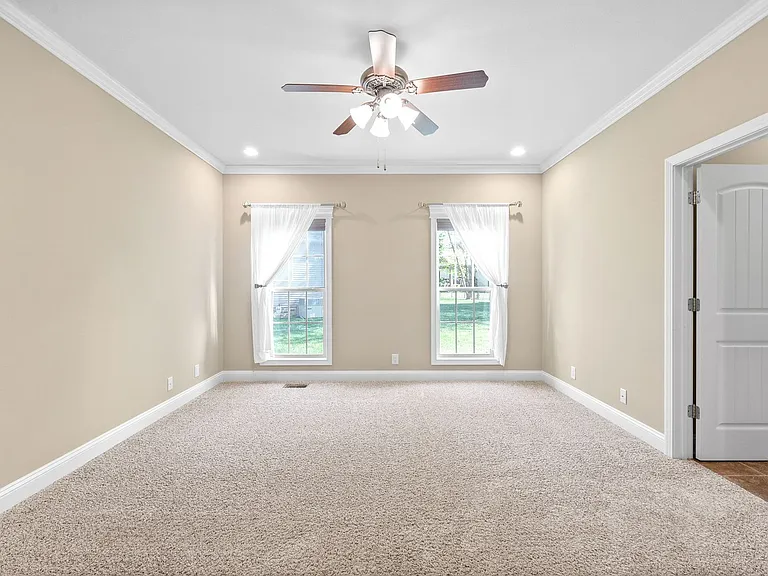 126 Parkland Cir — Photo 15