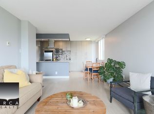 2016 Fullerton Ave #1704, North Vancouver, BC V7P 3E6