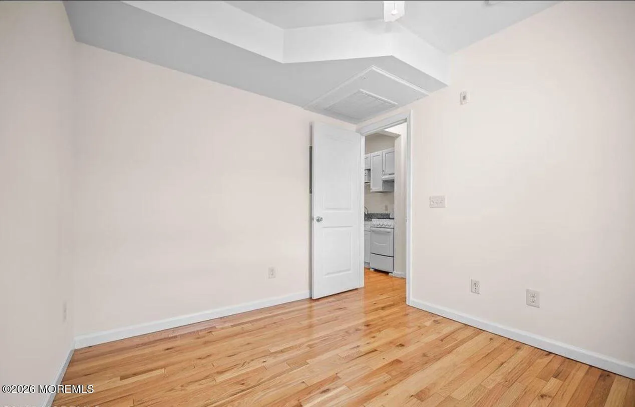 1 bed, $2,000 — Photo 4