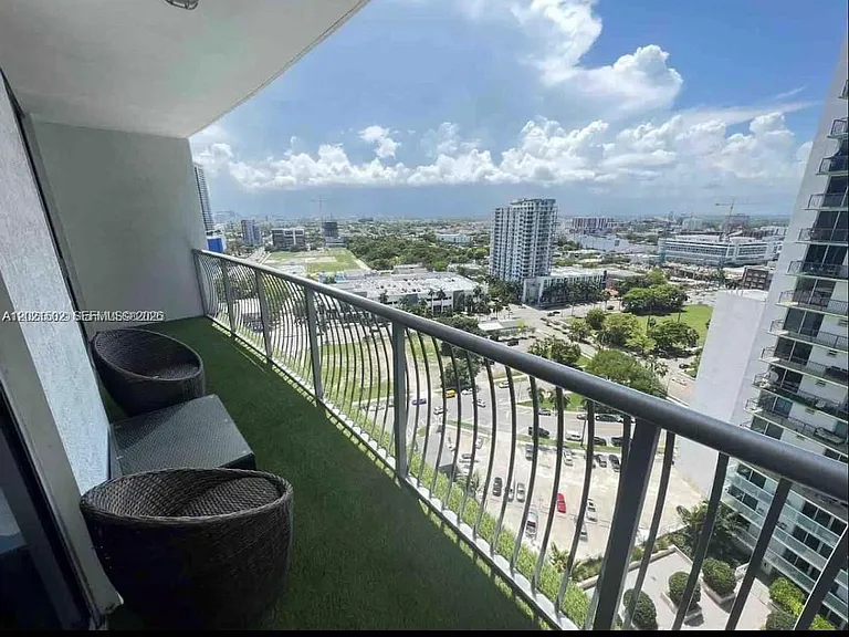 1750 N Bayshore Dr #2211 — Photo 11