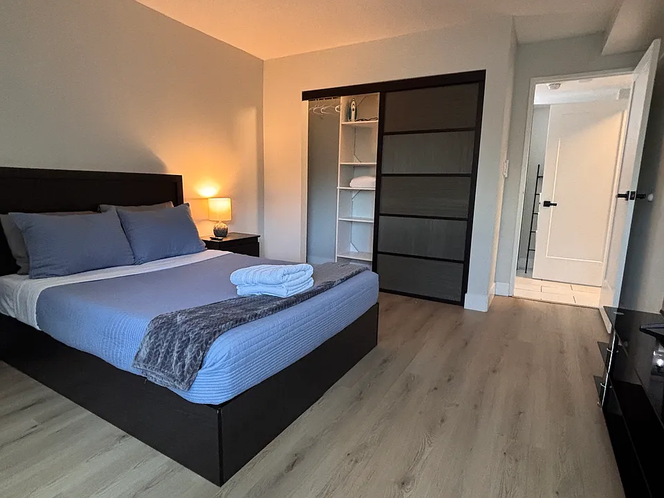 155 Front St N #210