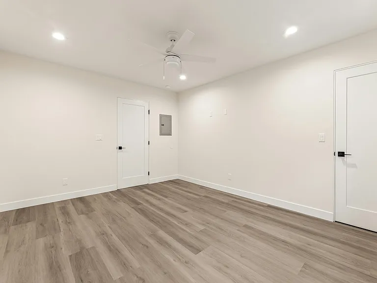 5409 Radford Ave #12 — Photo 16