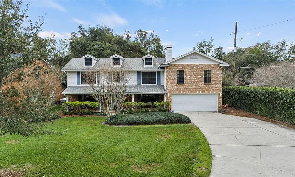 1st image of 300 OAK ESTATES DRIVE