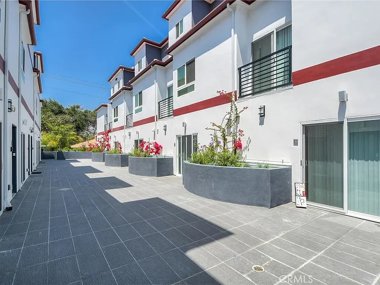 4461 Tujunga Ave #104 — Photo 4