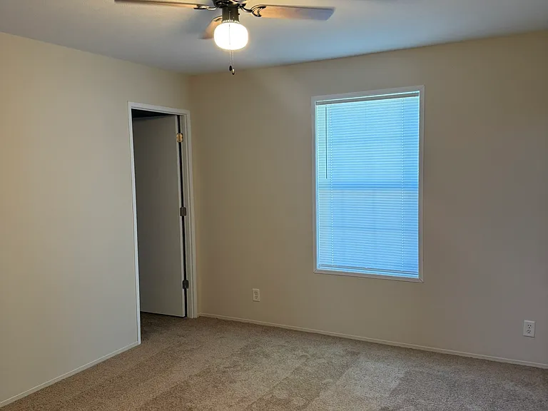 218 Park Ln — Photo 4