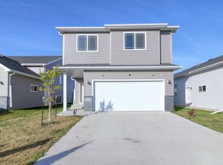 6593 27th St S, Fargo, ND 58104