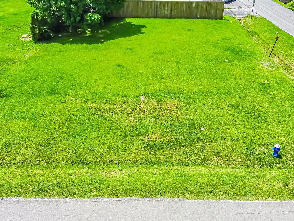 2nd image of 3003 Bering Dr