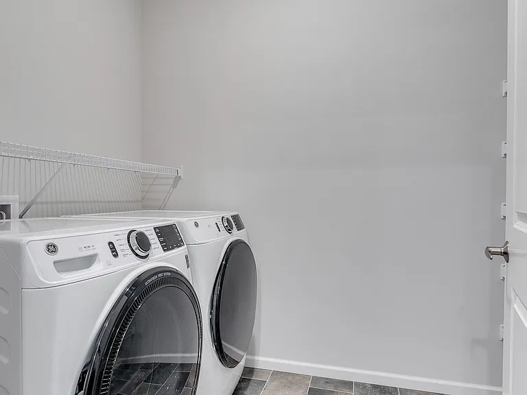 Powers - 1 Bed / 1 Bath - 961 Sq.Ft.